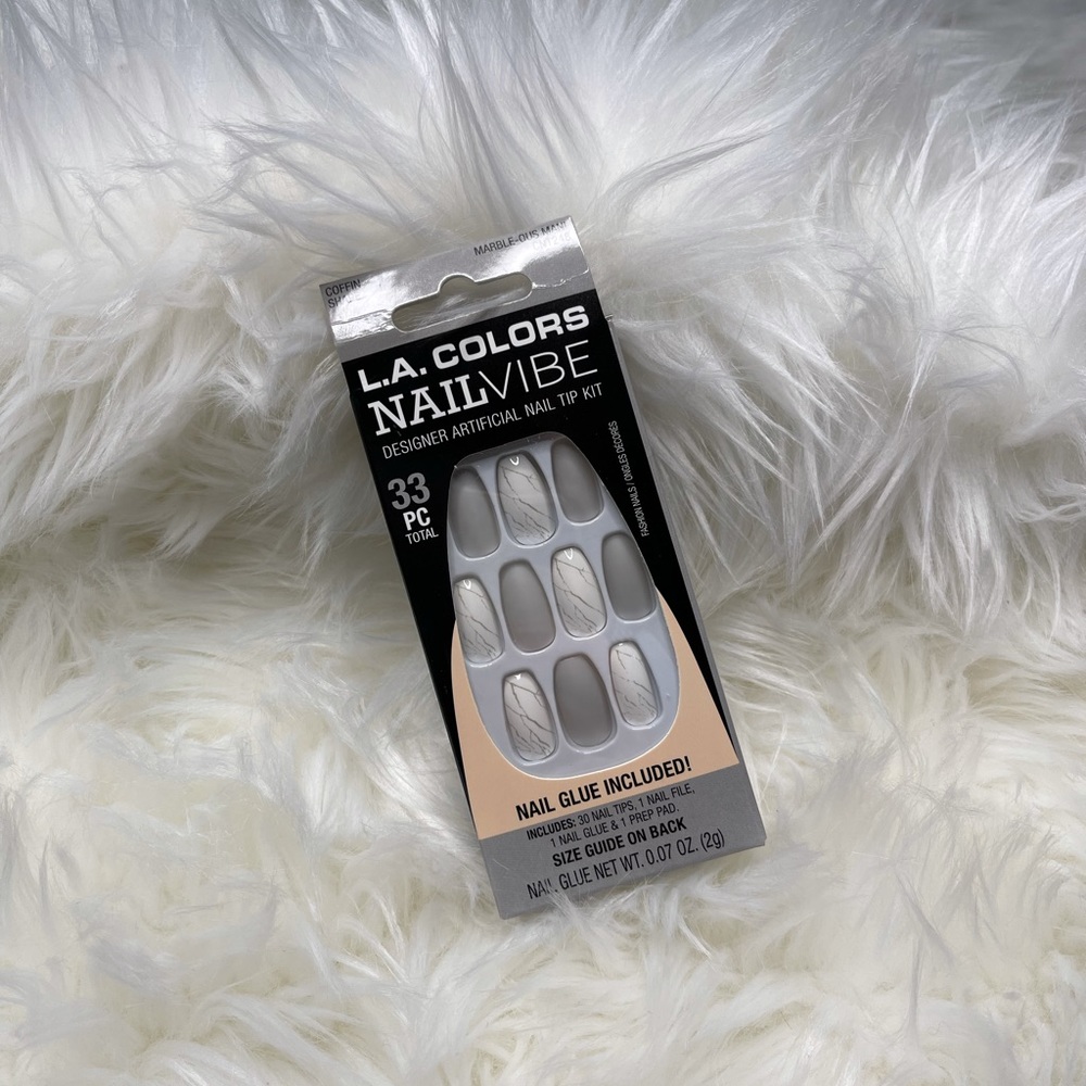 Press on nails